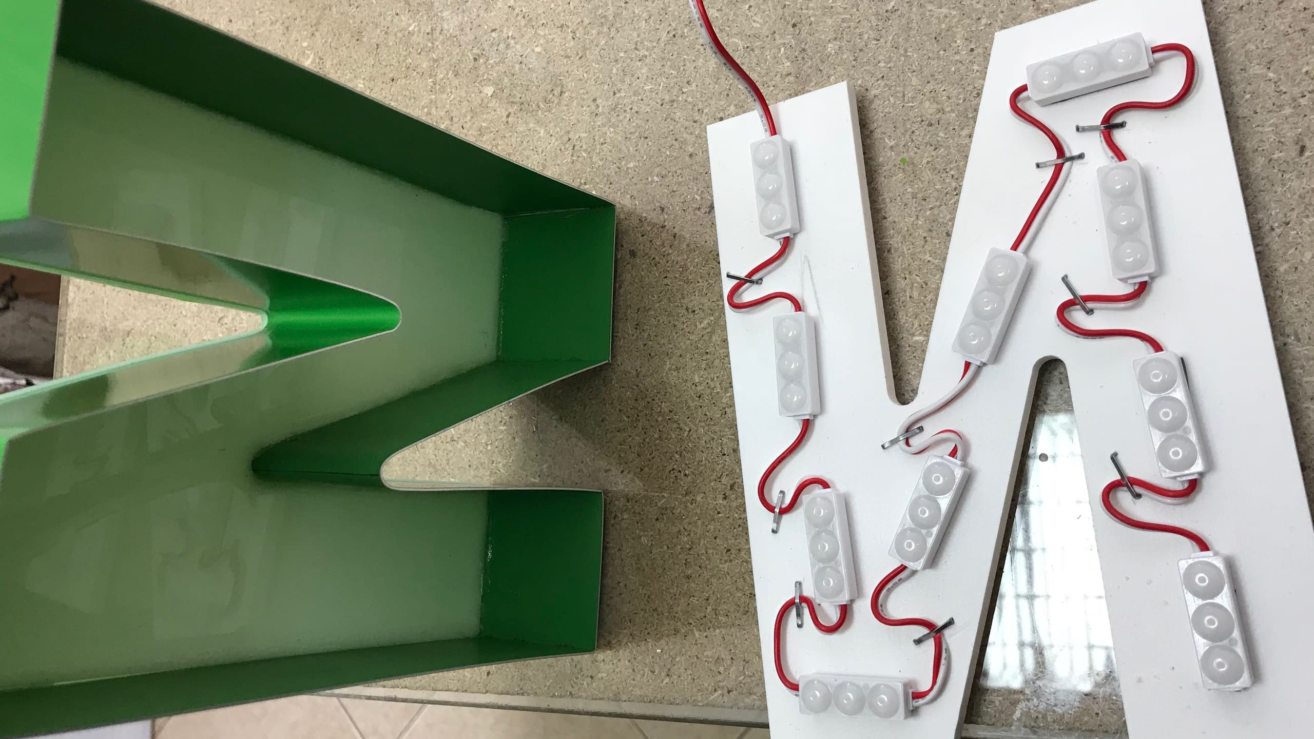 Машинно огъване на бордове за обемни букви – Хорос 5