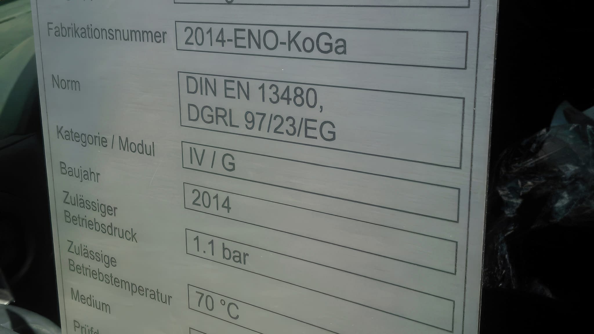 Висококачествени алуминиеви табели за индустриални и информационни приложения.