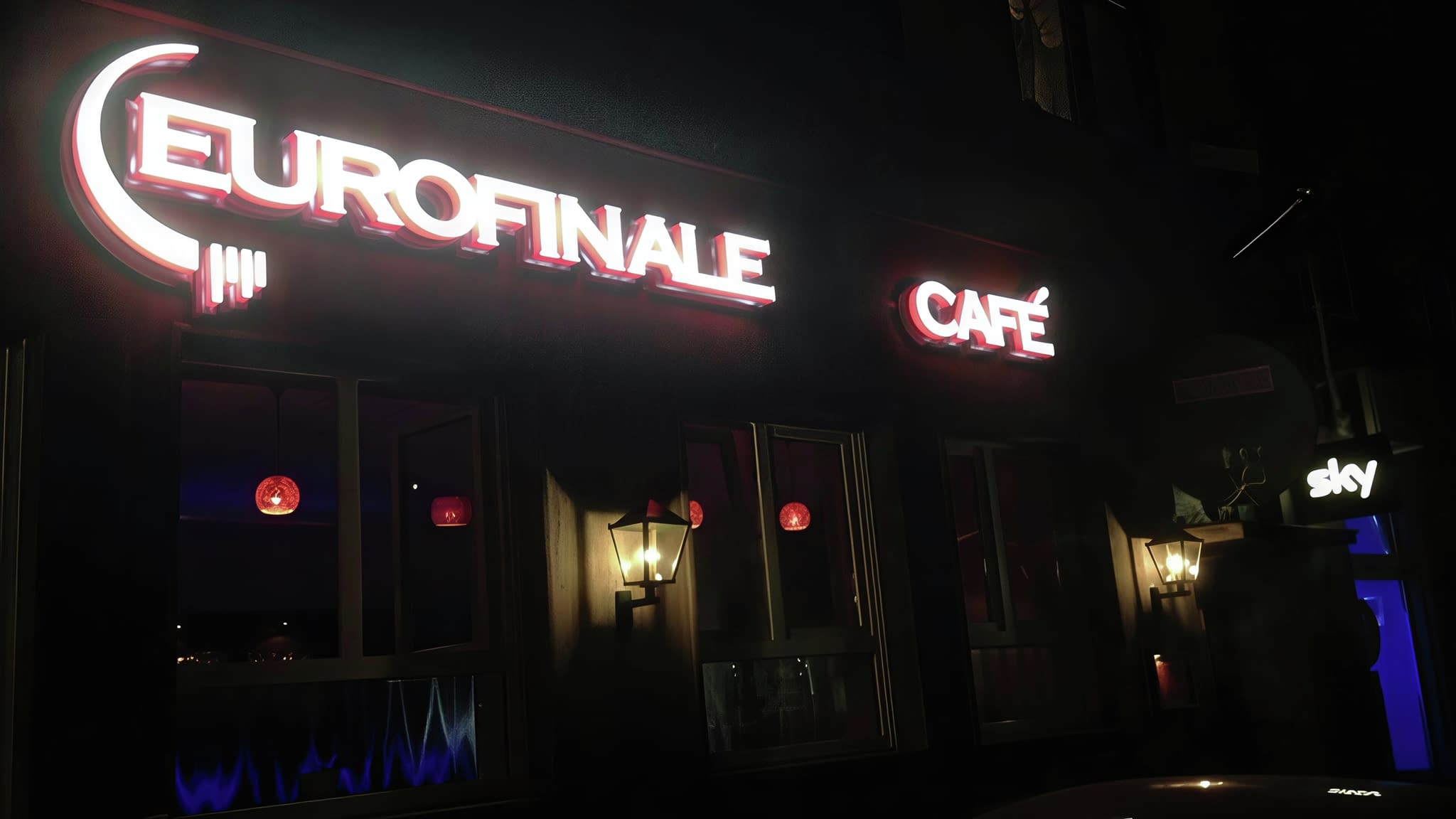 Обемни светещи букви с елегантен дизайн на фасада – рекламна агенция в София.