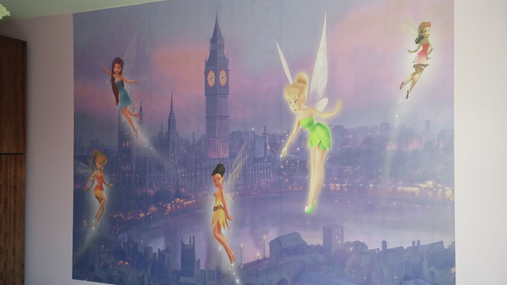 Фототапет с персонализиран дизайн – идеален за стилен интериор.