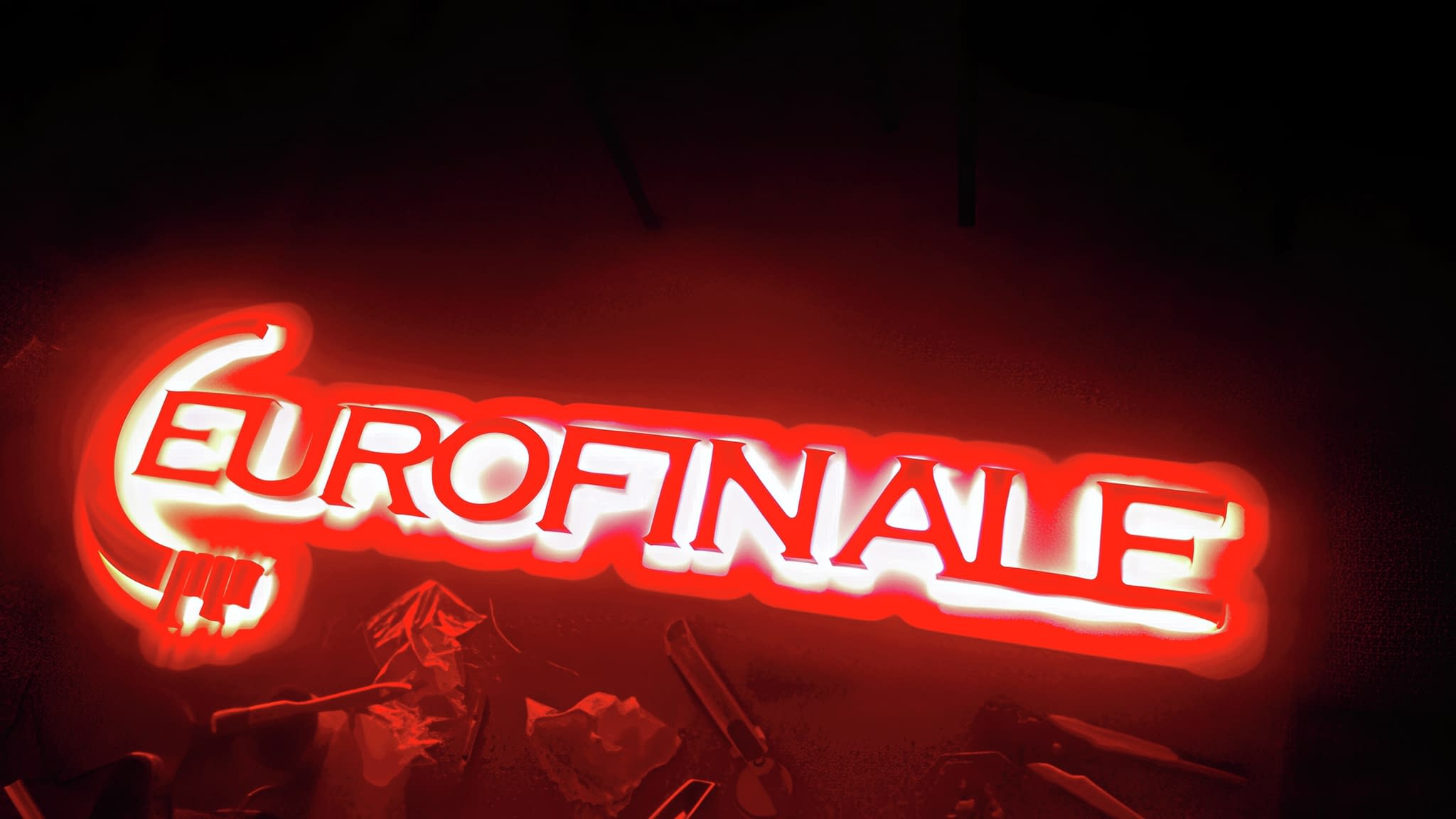 Светеща рекламна табела с надпис EUROFINALE – изработка от рекламна агенция ХОРОС 5 ЕООД в София, специалисти в светещи и обемни реклами.